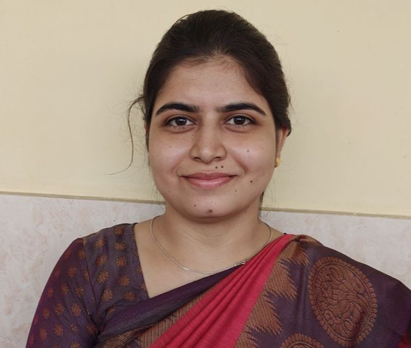 MISS. VANI DIXIT